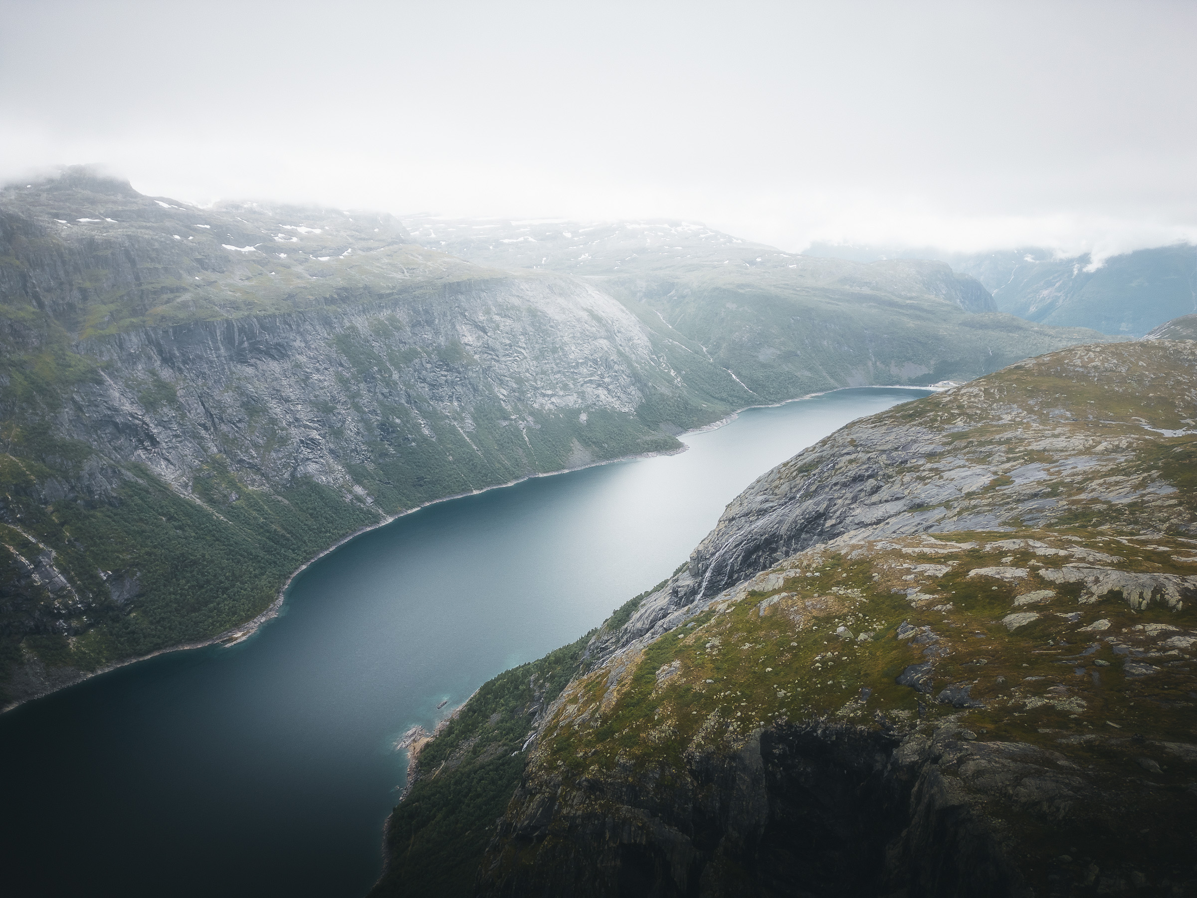 Ringedalsvatnet winding between broad rocky mountains
